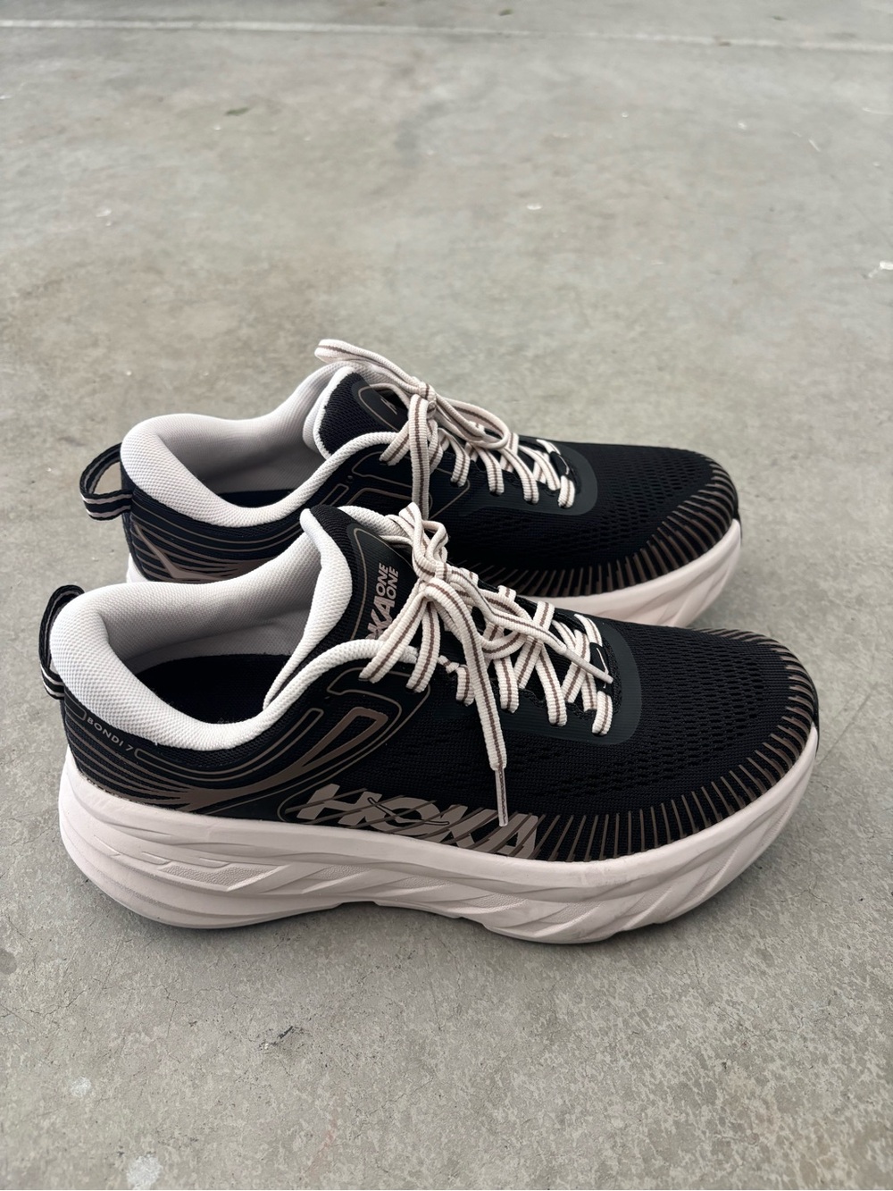 Hoka Bondi